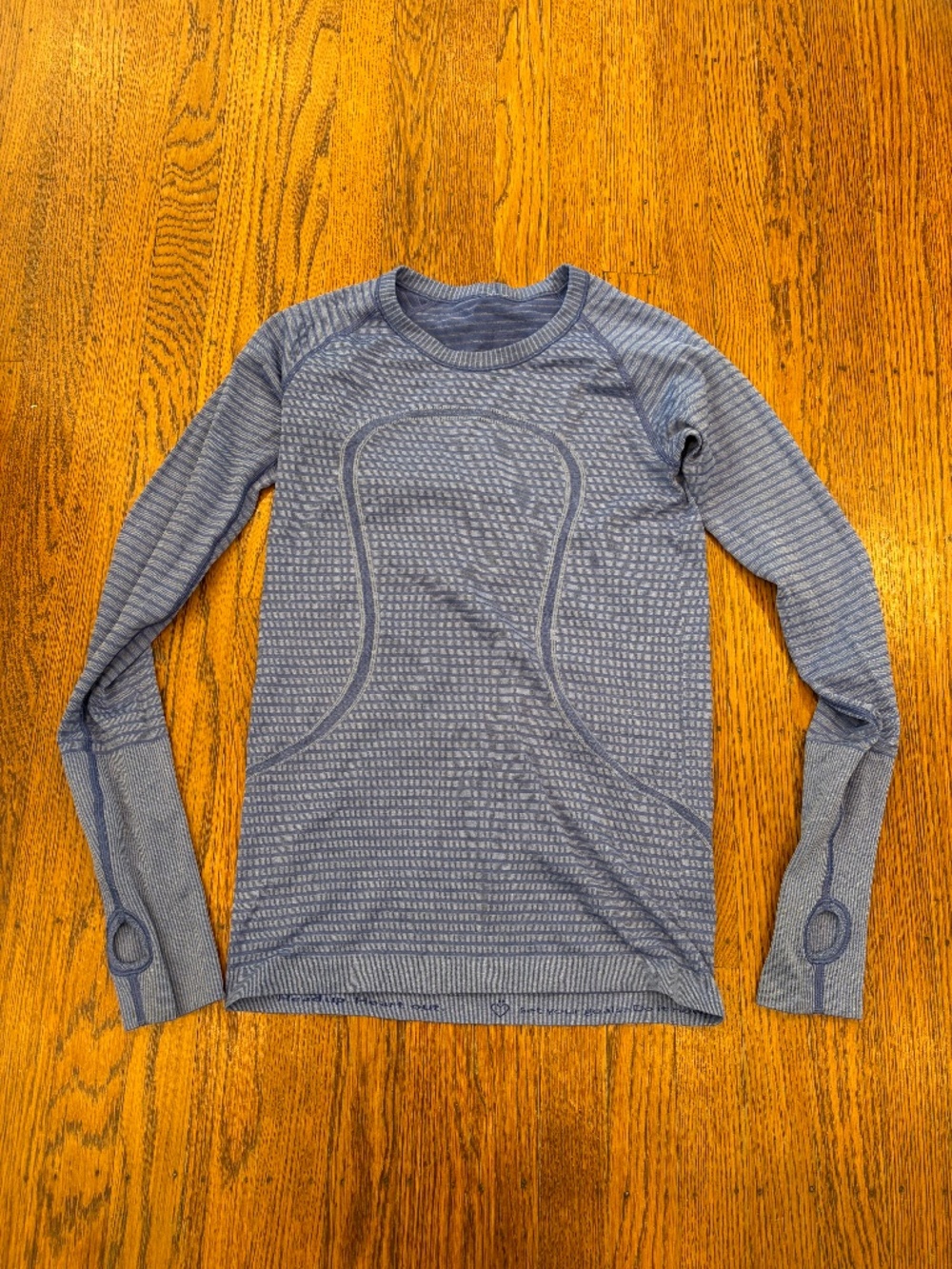 Lululemon Swiftly Tech Long Sleeve Crew Blue Stripe Size 4 Seamless Athletic Top